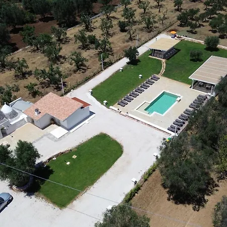 Hotel apartamentowy Trulli Di Thomas Con Piscina San Michele Salentino