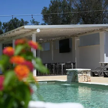 Trulli Di Thomas Con Piscina Hotel apartamentowy