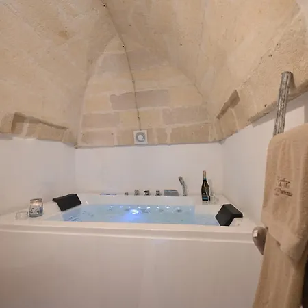 Trulli Di Thomas Con Piscina Hotel apartamentowy 3*