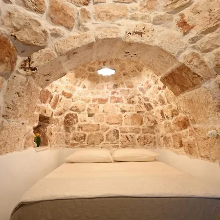 Trulli Di Thomas Con Piscina