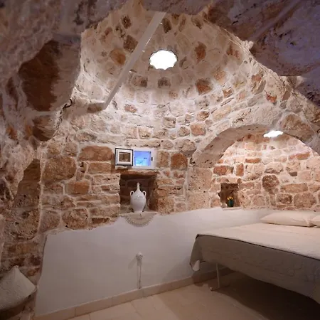 Trulli Di Thomas Con Piscina