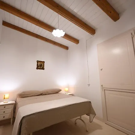 Trulli Di Thomas Con Piscina Hotel apartamentowy