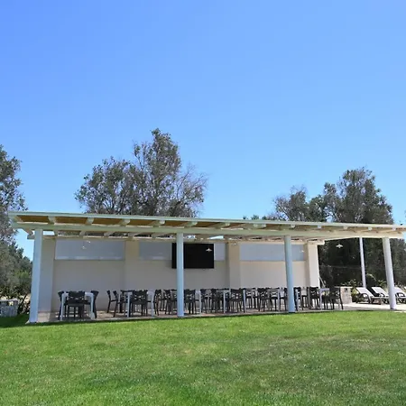 Trulli Di Thomas Con Piscina